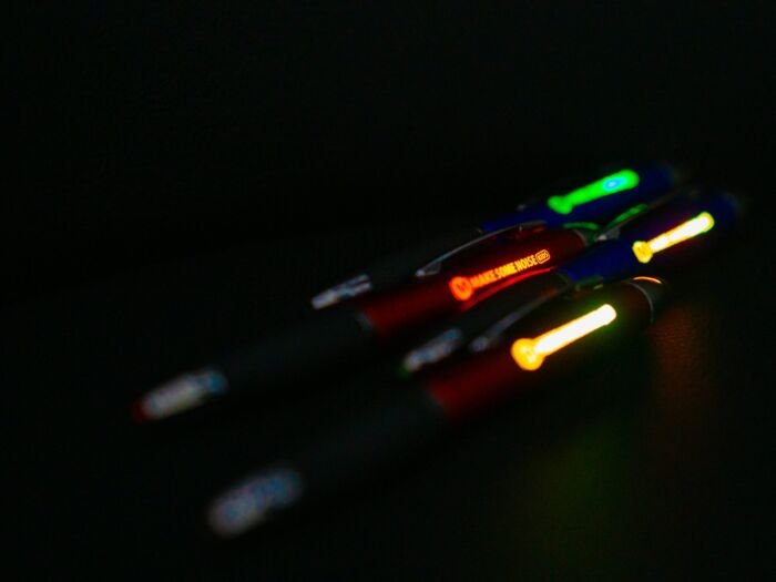 Pen rood met multicolor ledeffect - Afbeelding 4